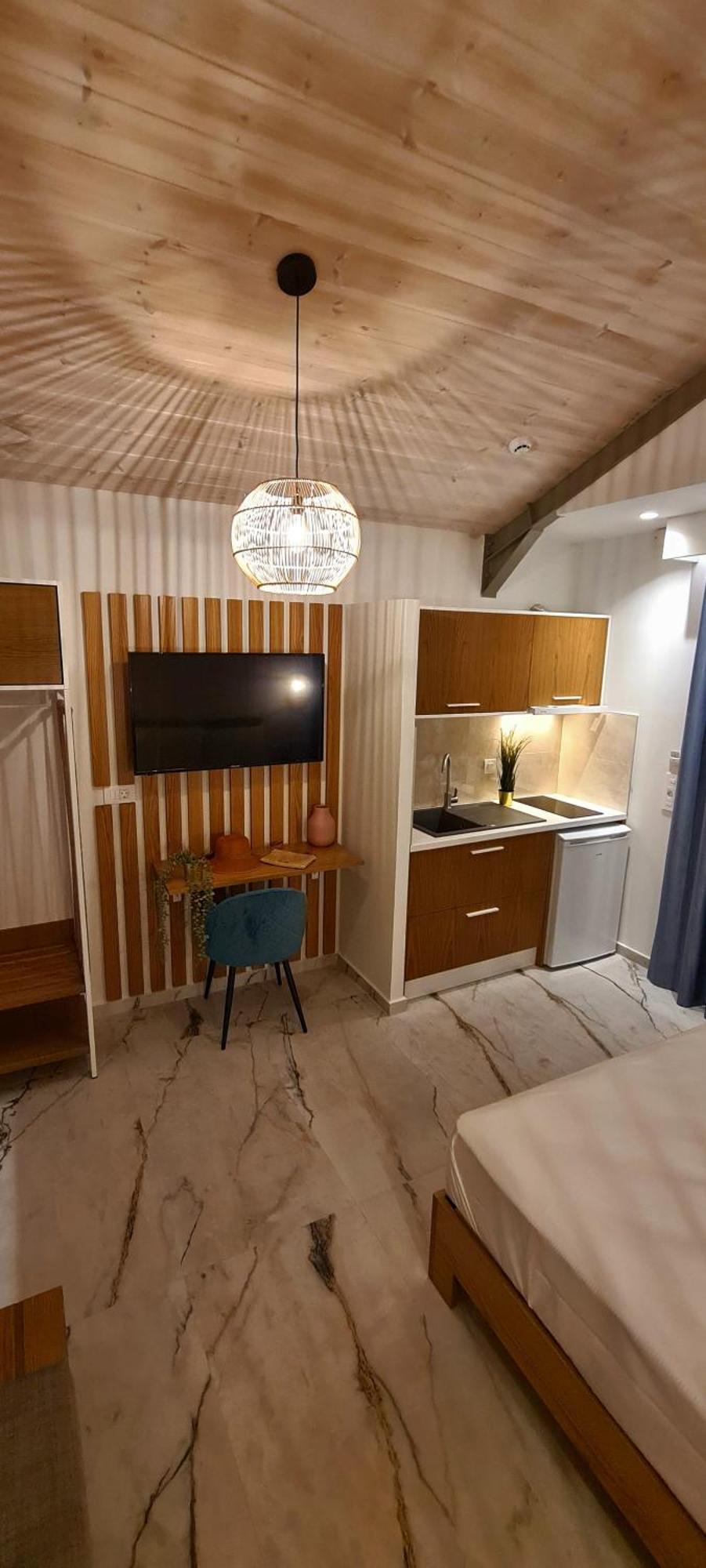 Costa Anastasia_Sea View Suites Vrasná Oda fotoğraf